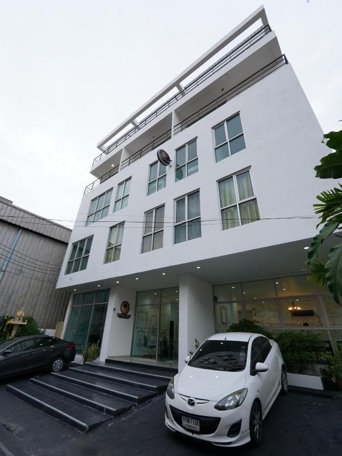 Roomquest Bangkok Sukhumvit 50 Exterior foto
